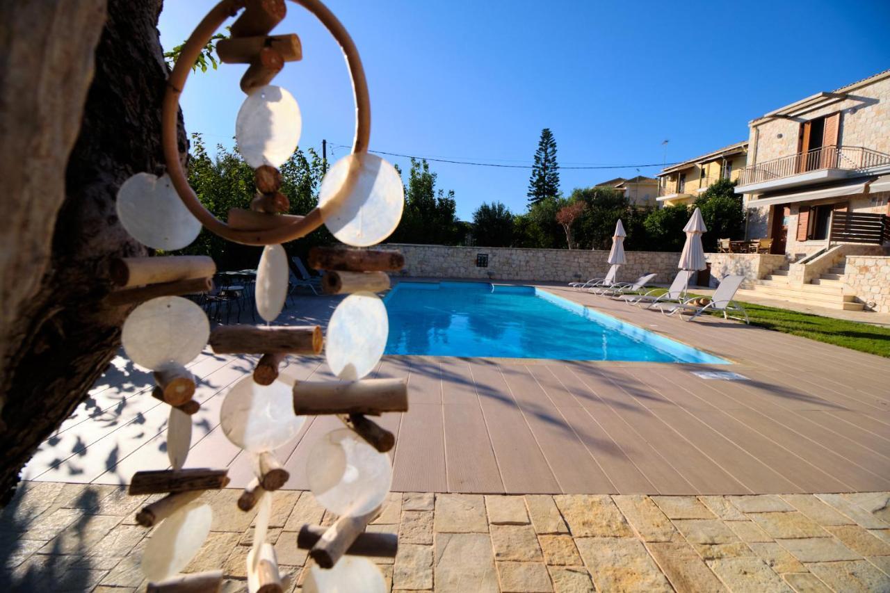 Zefiros Luxury Apartments Sívota エクステリア 写真