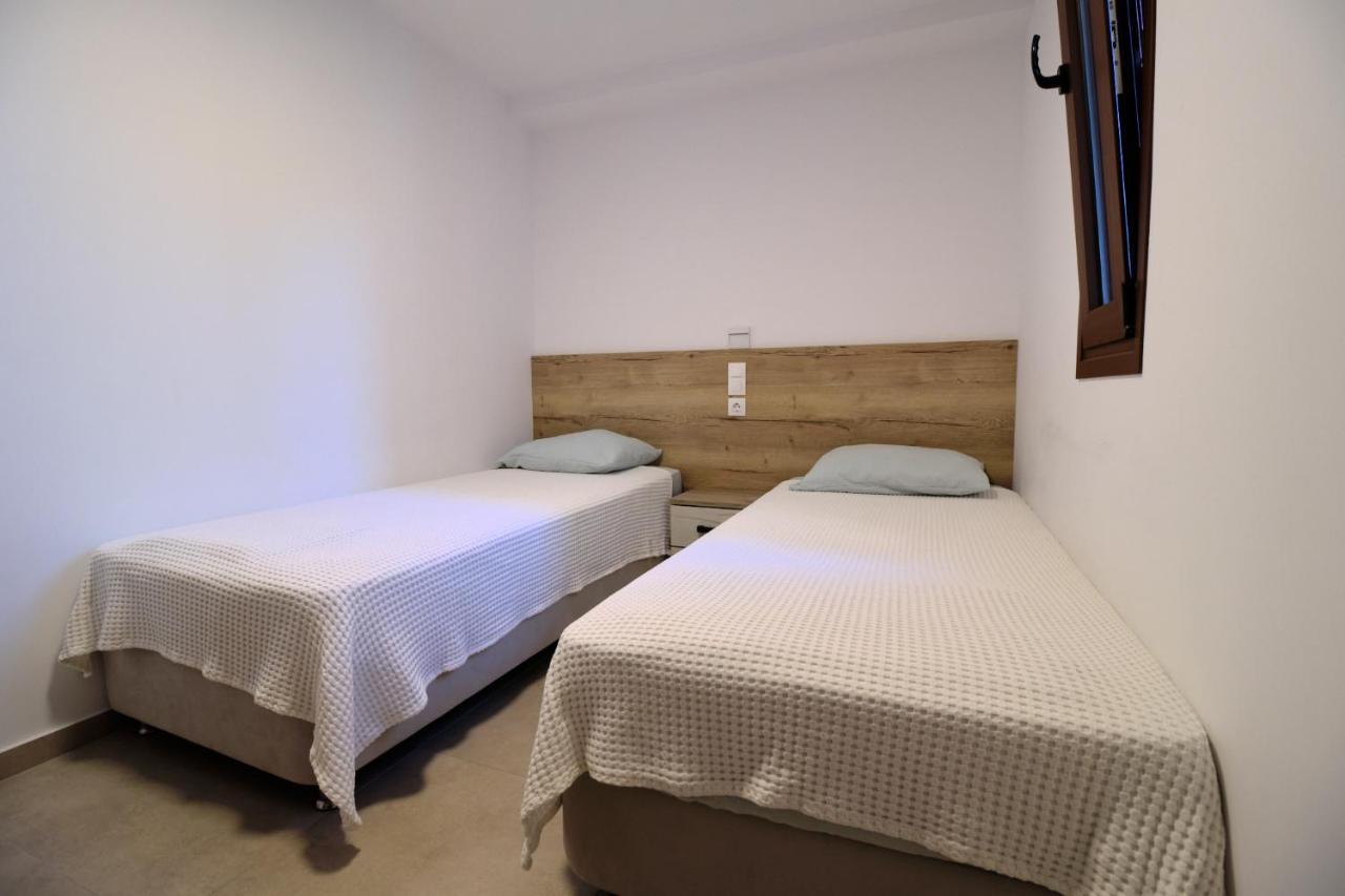 Zefiros Luxury Apartments Sívota エクステリア 写真