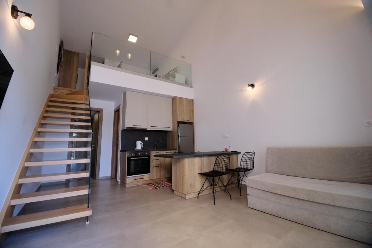 Zefiros Luxury Apartments Sívota エクステリア 写真