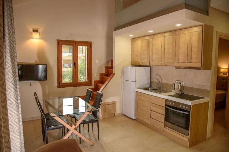 Zefiros Luxury Apartments Sívota エクステリア 写真
