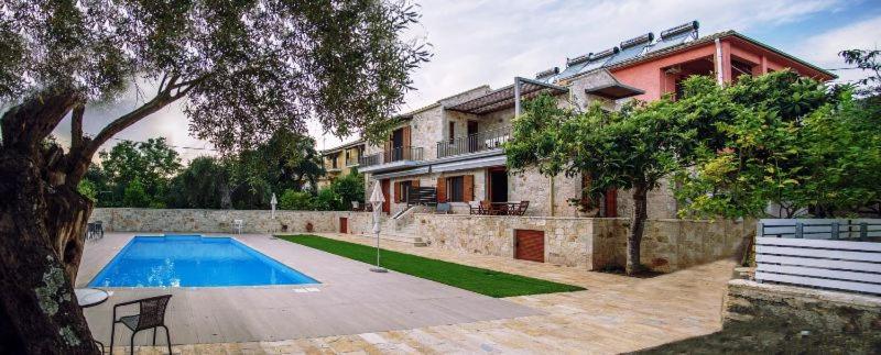 Zefiros Luxury Apartments Sívota エクステリア 写真