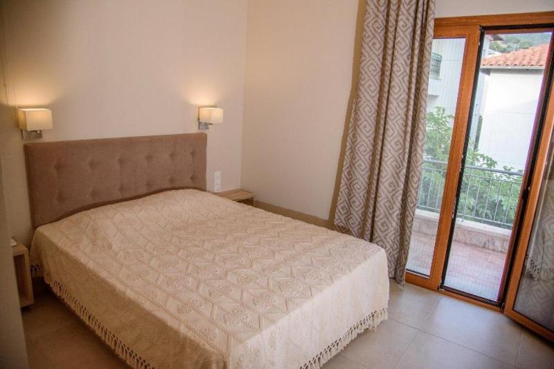 Zefiros Luxury Apartments Sívota エクステリア 写真